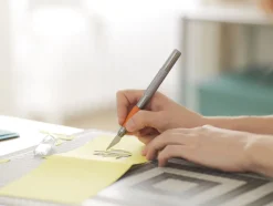 Askarteluveitsi Fiskars