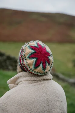 Echoes: 24 Modern Knits Inspired by Iconic Women