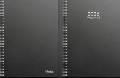 Iso Notes (kalenteri + kierrevihko) musta keinonahka 2026