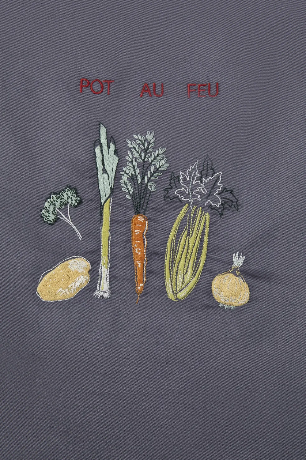 Kirjontasetti esiliina DMC