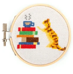 Kirjontasetti mini kissa Kikkerland