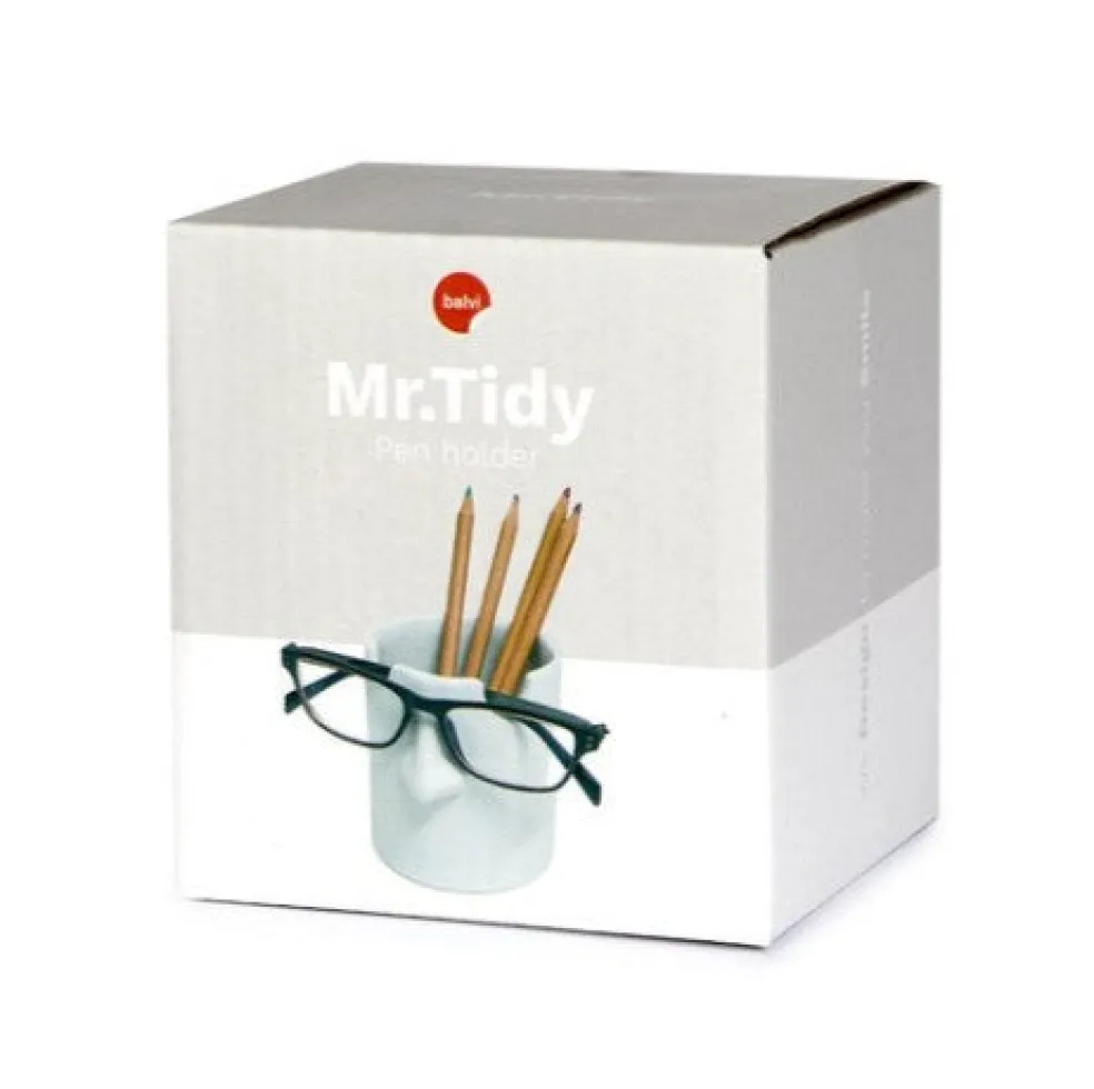 Kynäpurkki ja silmälasiteline Mr. Tidy