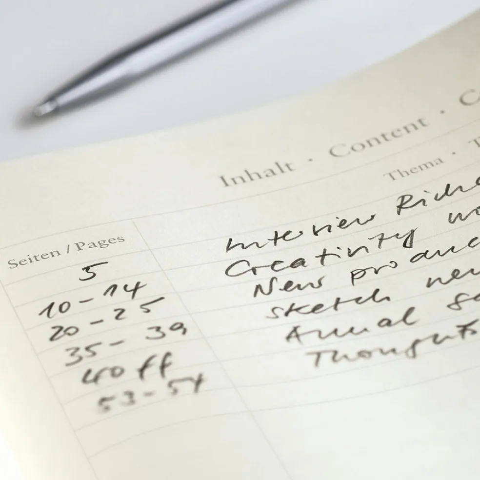 Muistikirja A5 Leuchtturm1917 Hard Port Red dotted, kovakantinen pistesivut