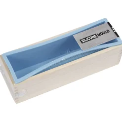 Silikonimuotti puurasiassa saippuanvalmistukseen