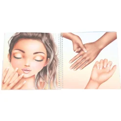 TOPModel Dress Me Up Face Tarrakirja