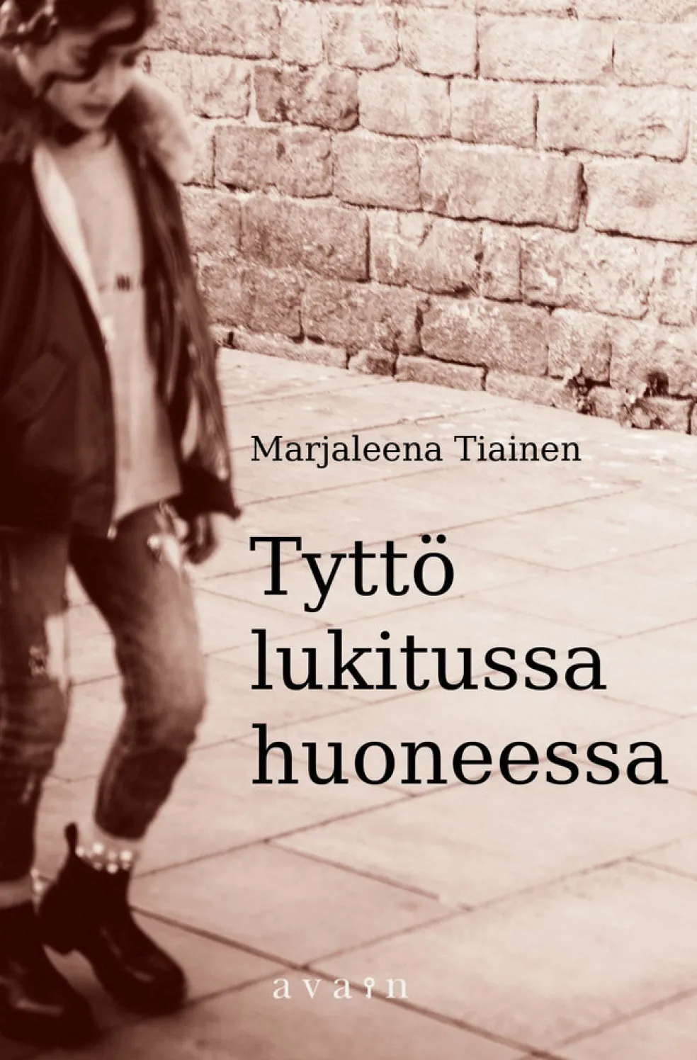 Tyttö lukitussa huoneessa (selkokirja)
