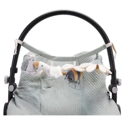 Vaunuhelistin Pikku Hanhi, Little Dutch